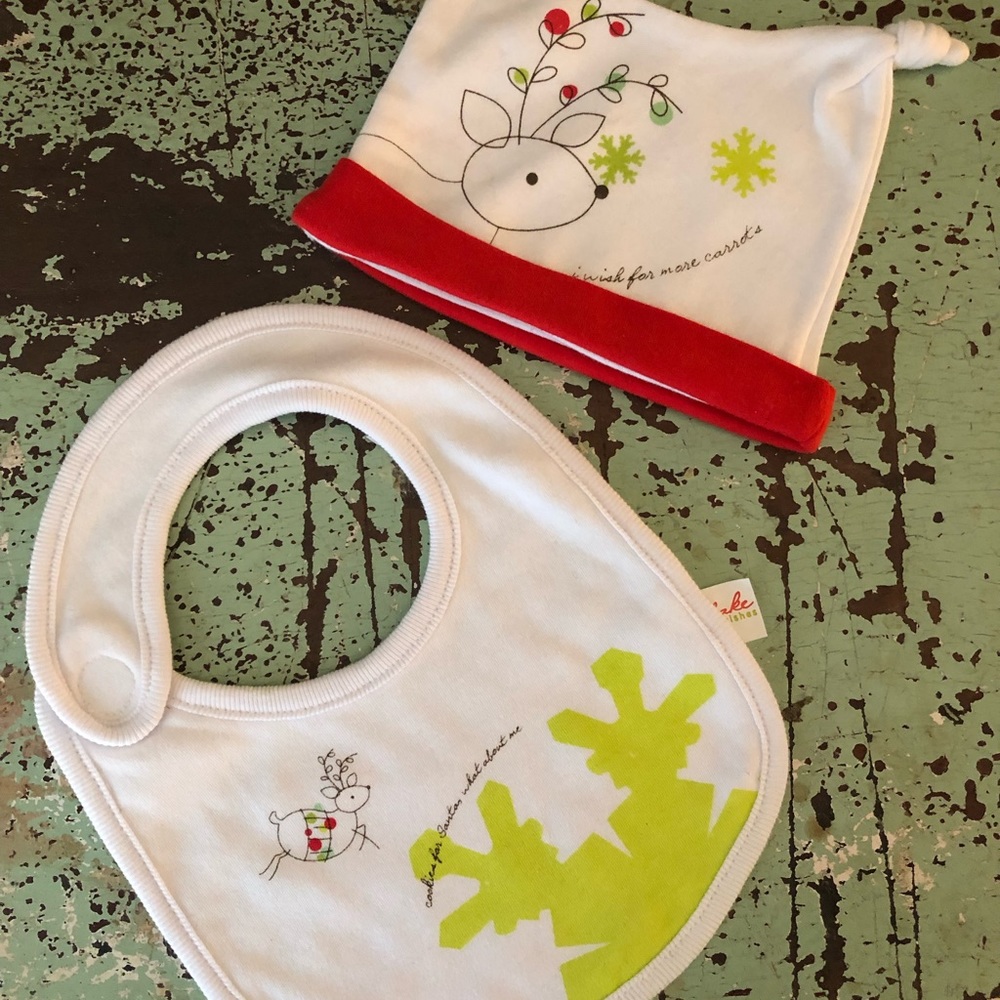Adorable Christmas themed 0-3 months baby Bon and cap set.